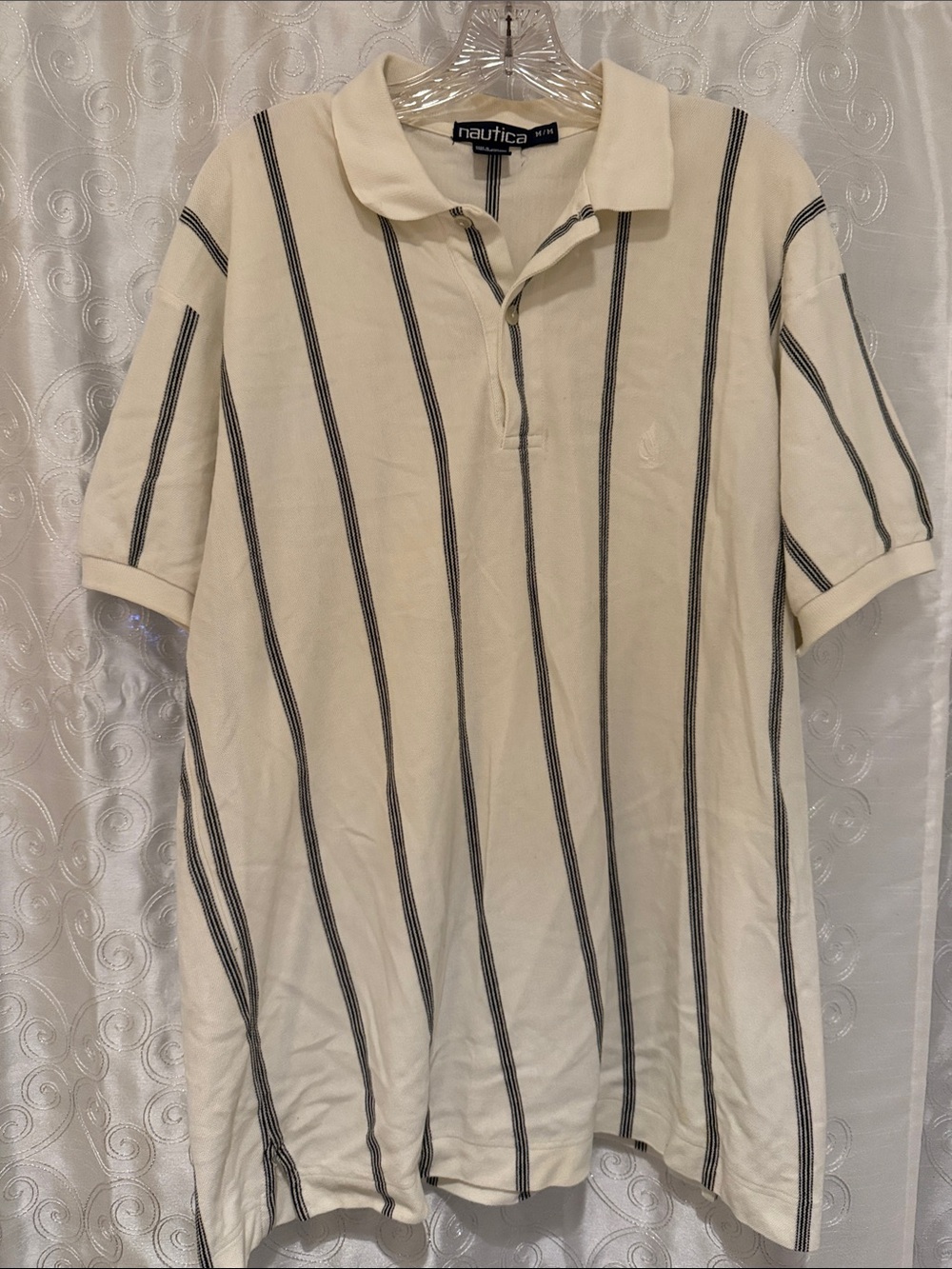Nautica Cream Polo with Black Vertical Stripes Men’s Size Medium 🔥 G9